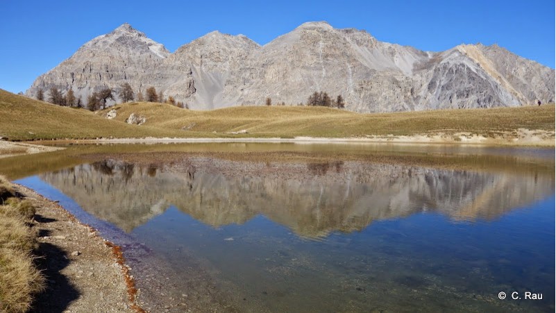 Les Rois Mages se reflètent dans le lac Chavillon