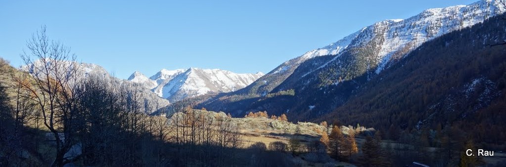 La vallée de la Clarée en aval du Verney La vallée de la Clarée en aval du Verney