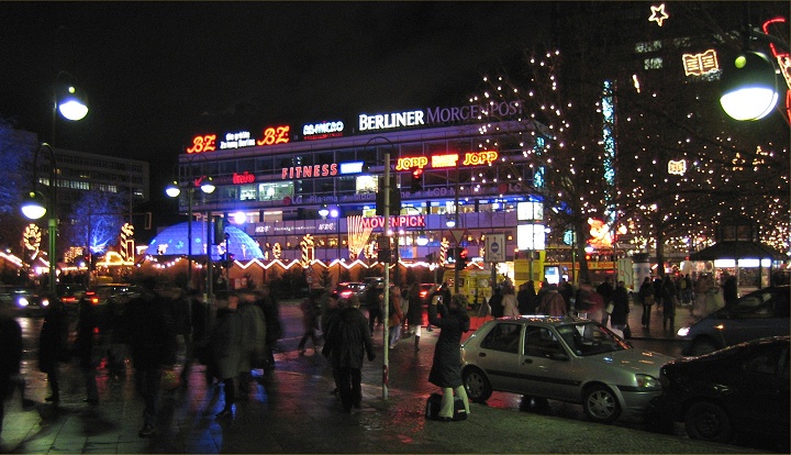 Kurfürstendamm la nuit (photo Stefanie Bertko)