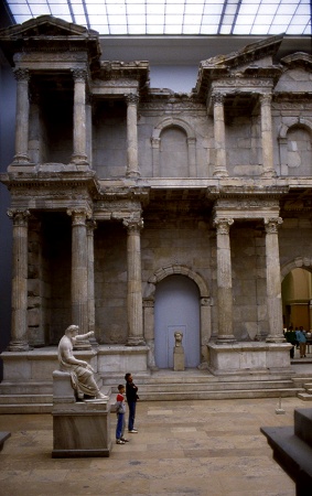 Pergamon Museum - photo C. Rau 1987