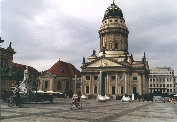 Le Gendarmenmarkt (Photo Stefanie Bertko 2006)