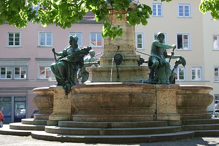 Fontaine derrière l'Hôtel de Ville de Lindau