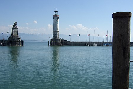 Le port de Lindau : en face, Bregenz (Autriche)