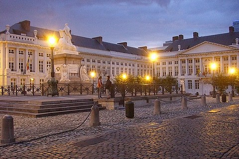 La place des Martyrs, sauvée de justesse des projets de promoteurs...