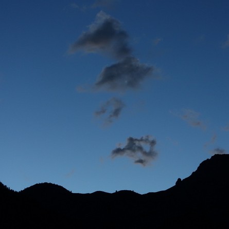 Des montagnes s'élèvent au-dessus des montagnes...