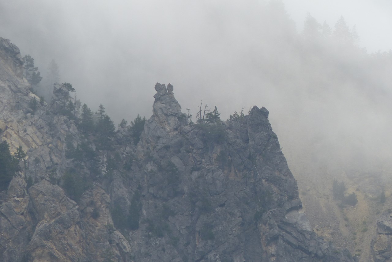 Fortifications naturelles sous les brumes du Col de l'Echelle... C. Rau 2017