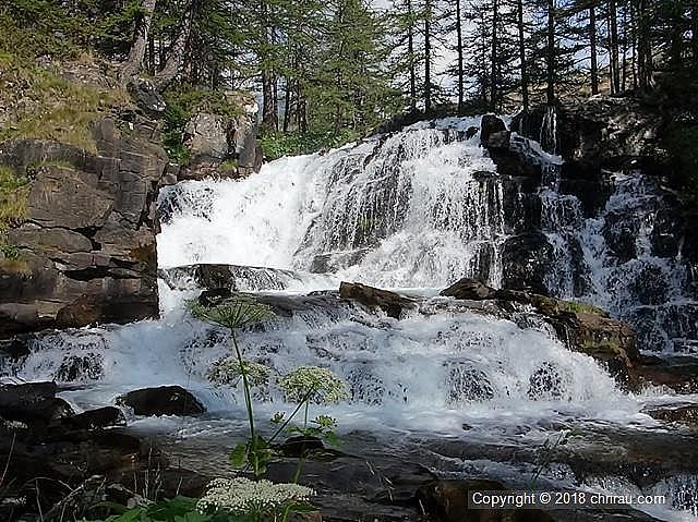 Cascade de Fontcouverte en fin de printemps...