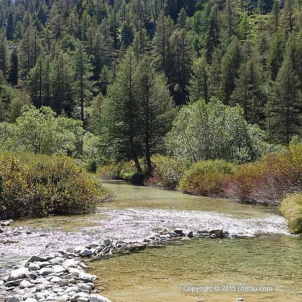 La Clarée apaisée près du pont du Moutet La Clarée apaisée près du pont du Moutet