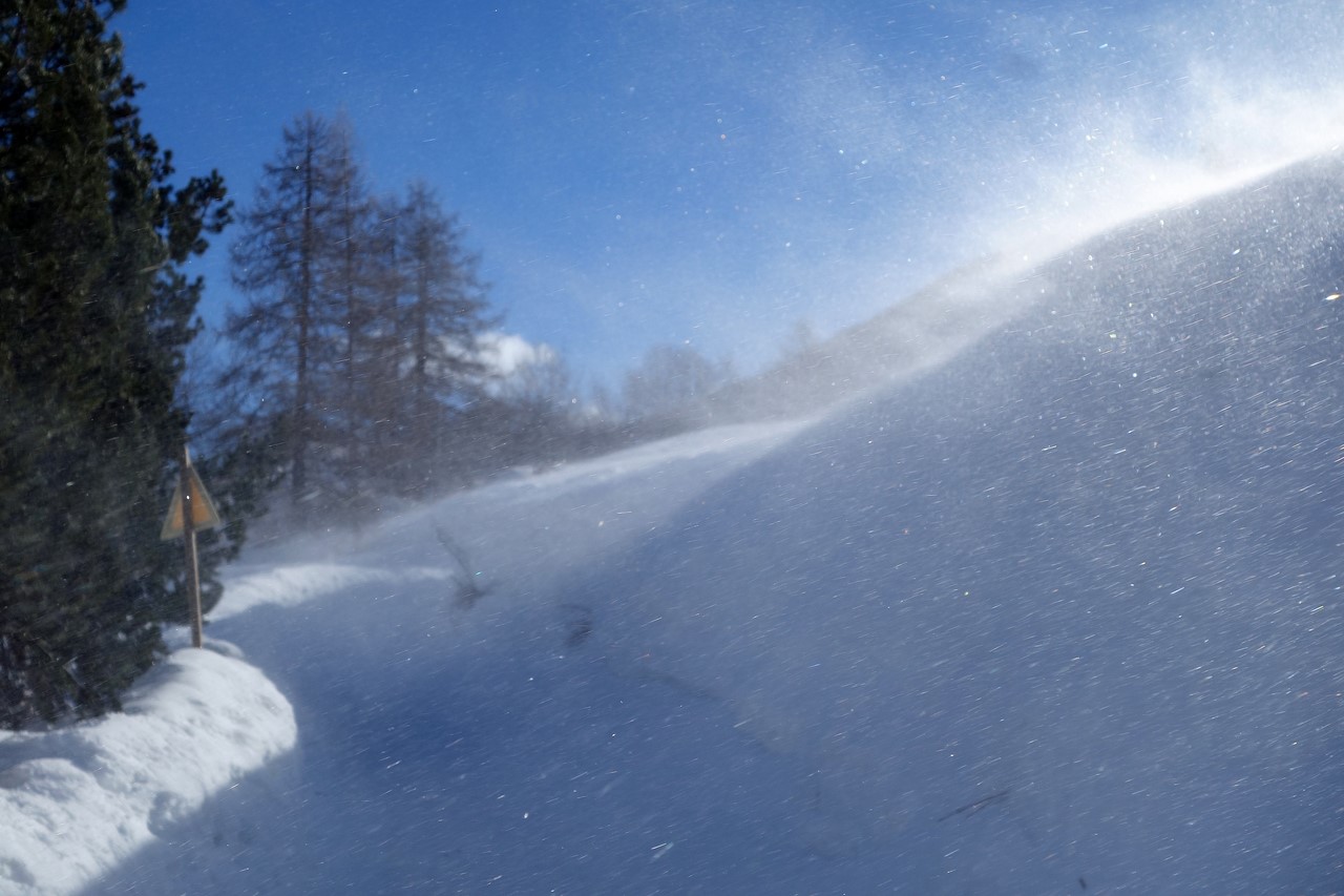 Vent de neige sur les congères du Clot - C. Rau 2018