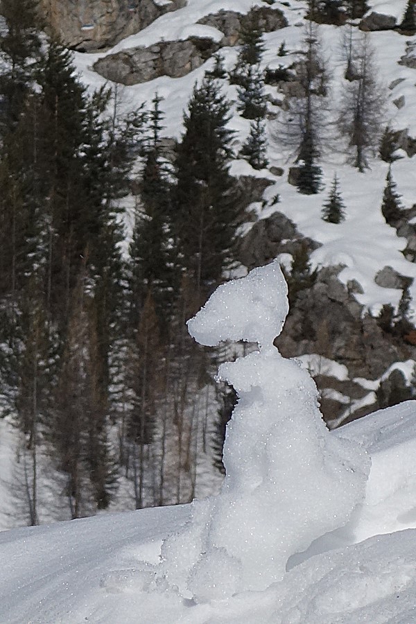 Poupée de neige sculptée par Eole - C. Rau 2018