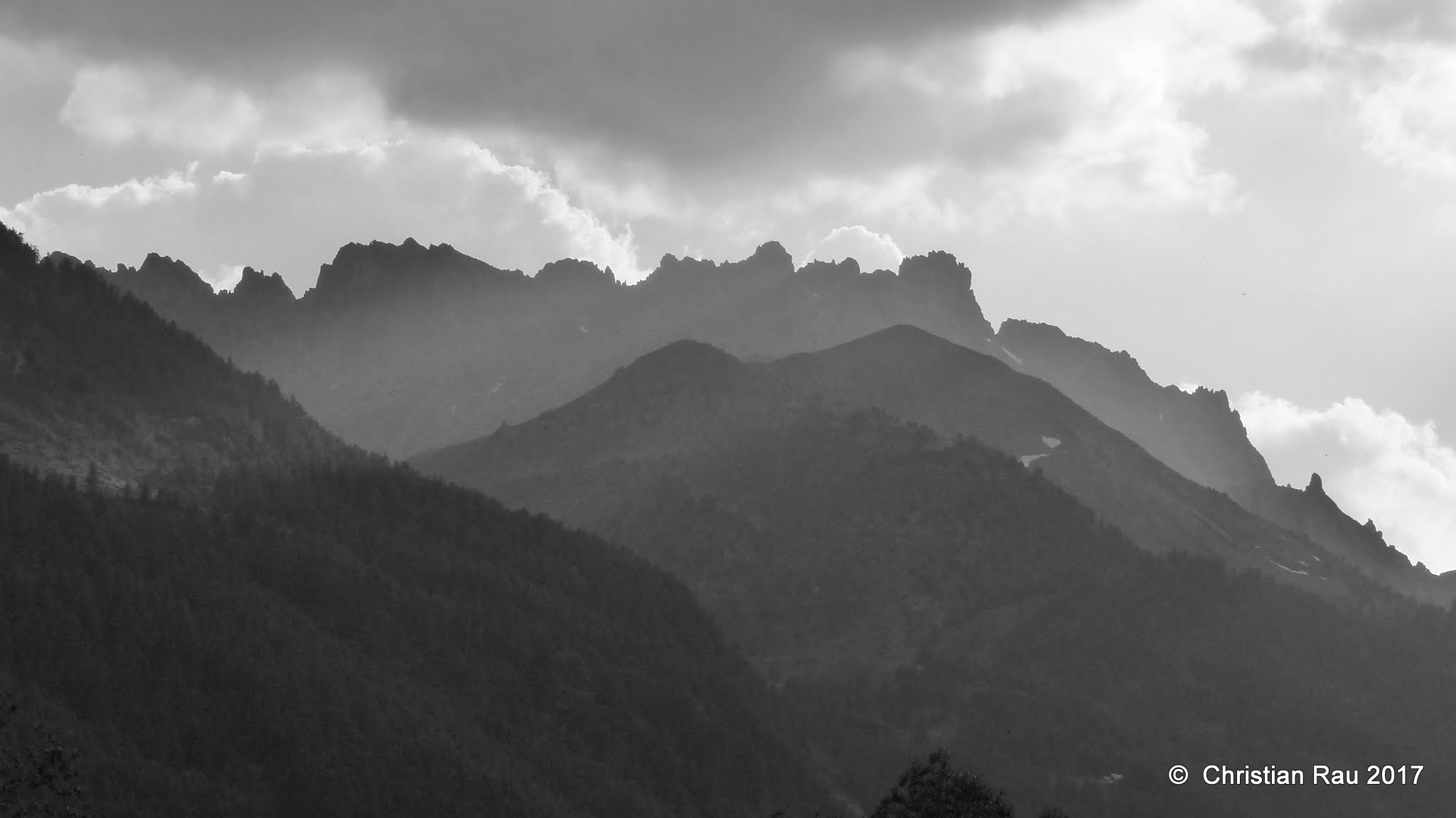 Brumes sur le vallon de Buffère - © C. Rau 2017