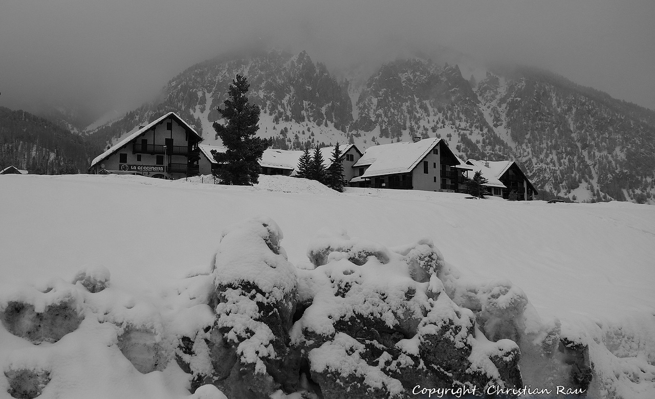 Au Roubion sous la neige Poupée de neige - © Christian Rau 01/2018