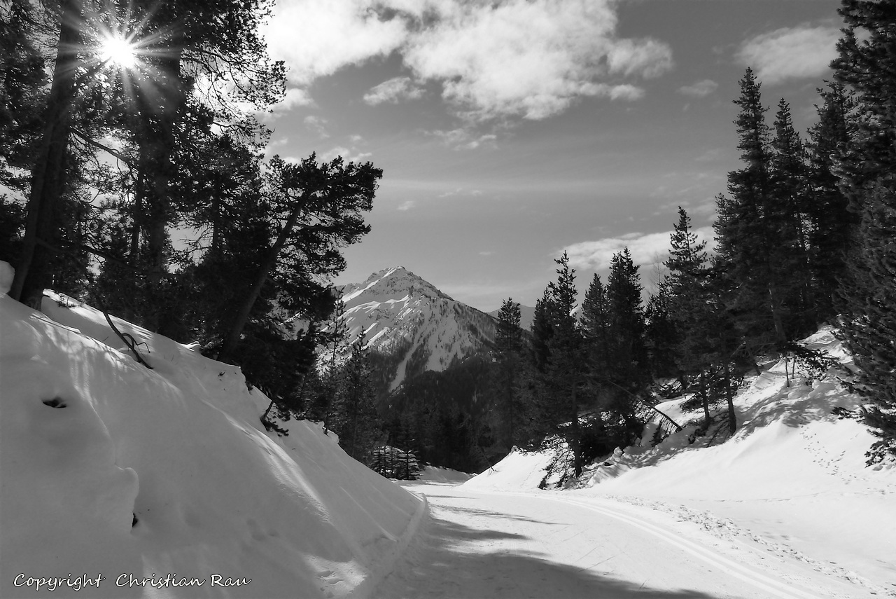 Rayons du soleil près du Col de l'Echelle - © Christian Rau 02/2018