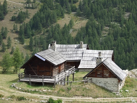 Le hameau du Queyrellin, au-dessus de Fontcouverte