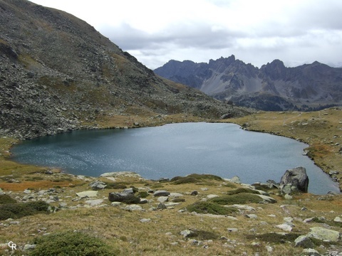 Face à la combe du Chardonnet : le lac du Serpent