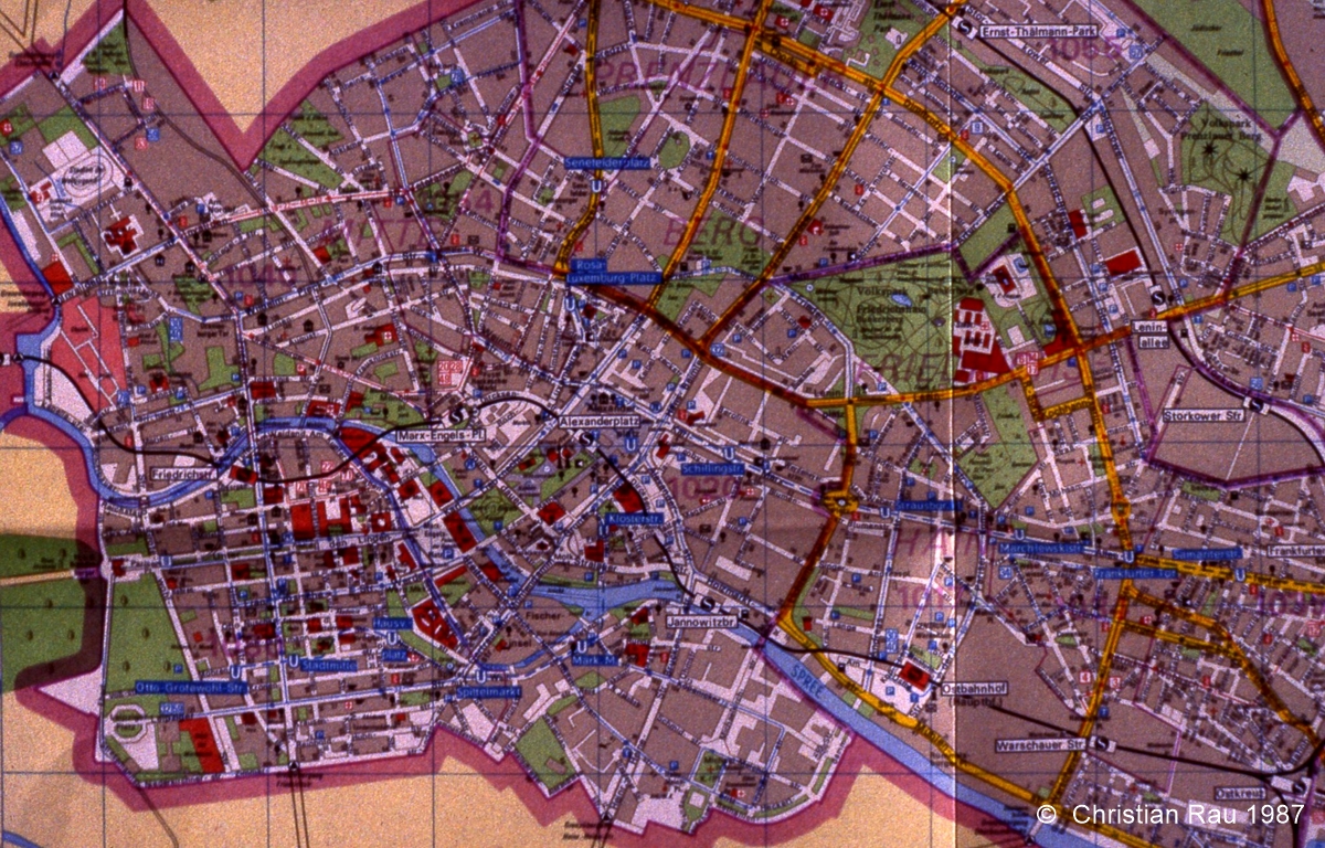 Détails du plan de Berlin Est en 1987 : le monde semble s'arrêter au Mur !