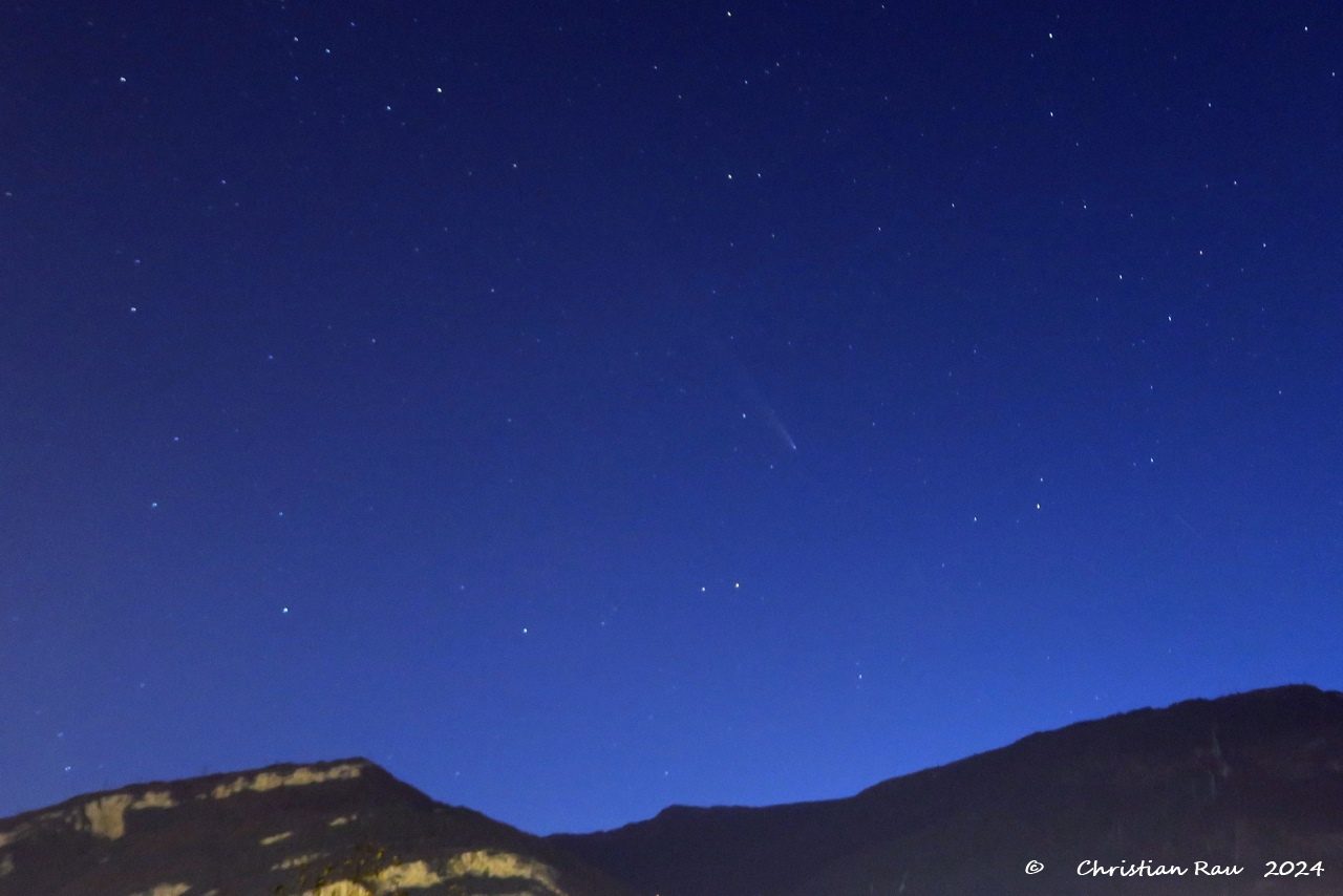 Comète Tsuchinshan-Atlas dans le ciel de Saint-Egrève (Isère) au-dessus du Vercors - C Rau octobre 2024