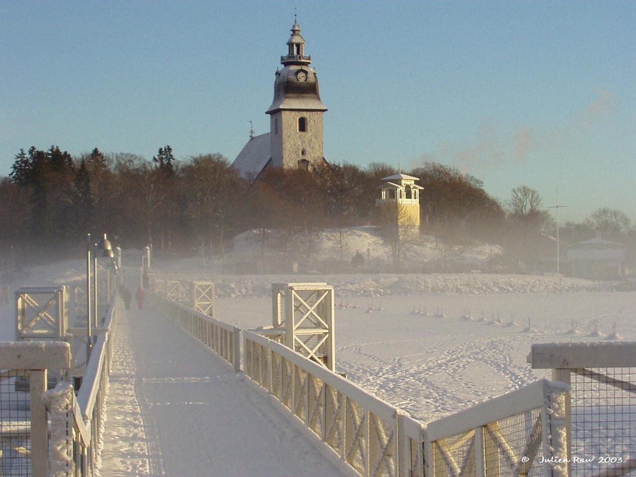 Naantali, la mer gelée autour du parc des Moumine...