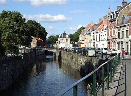 Les canaux traversent la ville