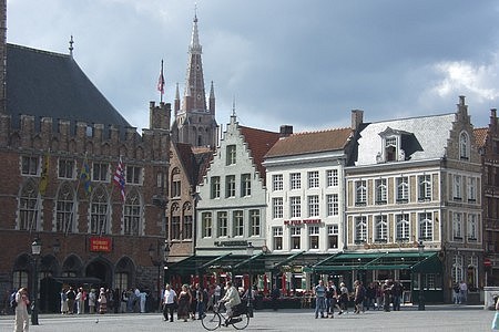 Autre vue de la place du marché