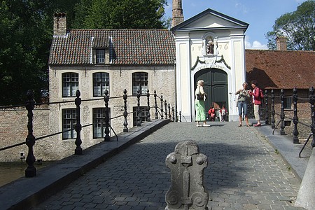 L'entrée du Béguinage