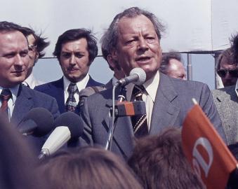 Willy Brandt en campagne à Sarrebruck (1975)  Copyright C. Rau