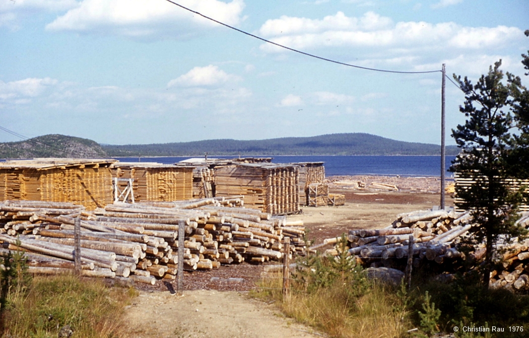 Scierie devant la célèbre Lac d'Inari (Enare)