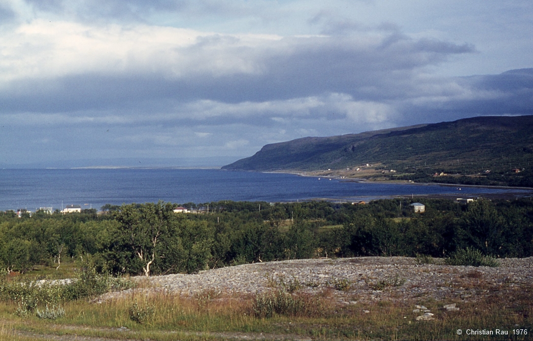 Olderfjord - Fjord de Porsanger - où s'embranche la route du Cap Nord. Olderfjord - Fjord de Porsanger - où s'embranche la route du Cap Nord.