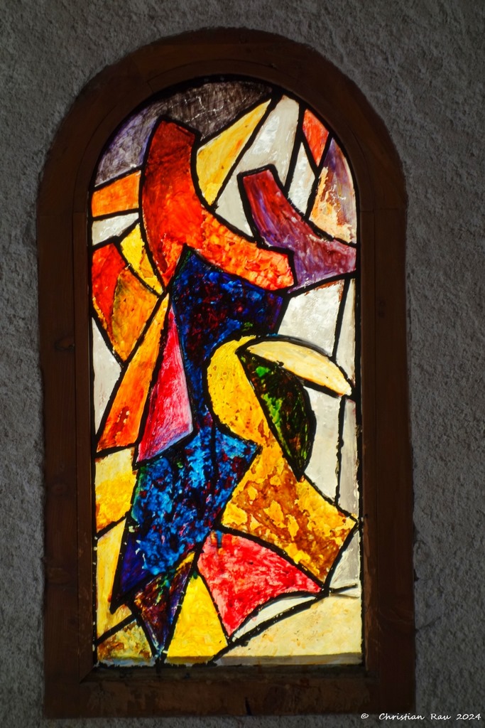 Chapelle St-Michel du Vallon - vitraux rénovés de Dominique Beau