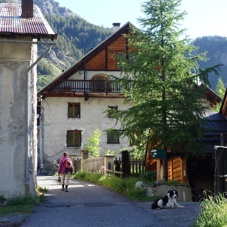 Printemps au hameau du Cros - C. Rau 06/2015