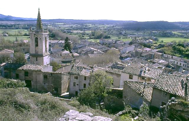 Mane, vue des ruines du château des Templiers, vers Sauvan