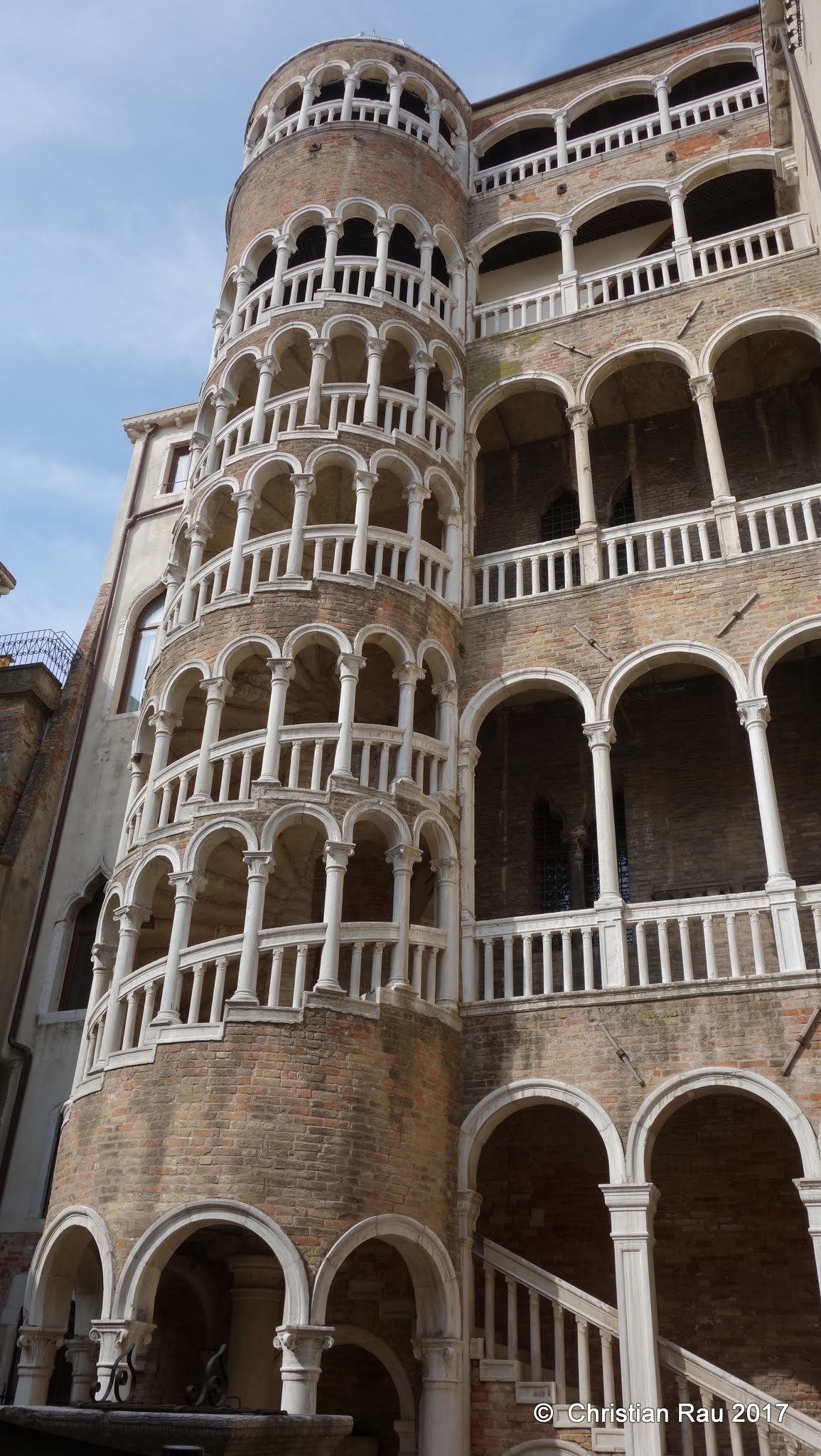 Scala Contarini del Bovolo