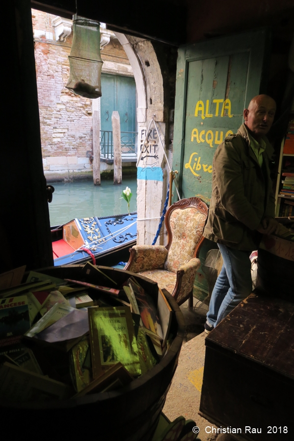 Librairie "Acqua Alta" dans le Castello