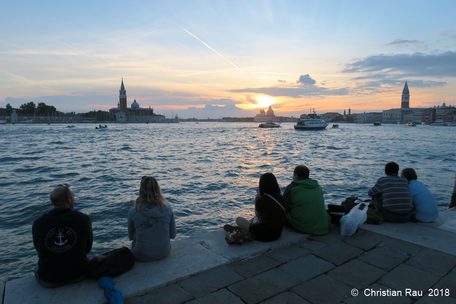 Spectacle du coucher de soleil sur la Salute...