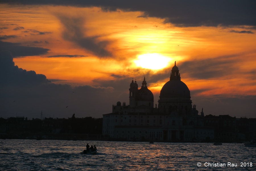 Spectacle du coucher de soleil sur la Salute...