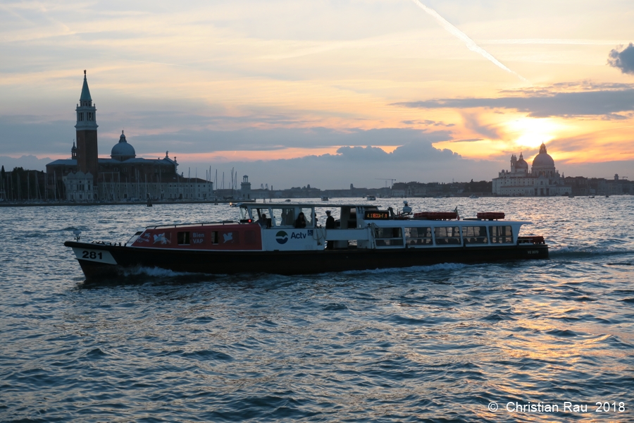 Spectacle du coucher de soleil sur la Salute...