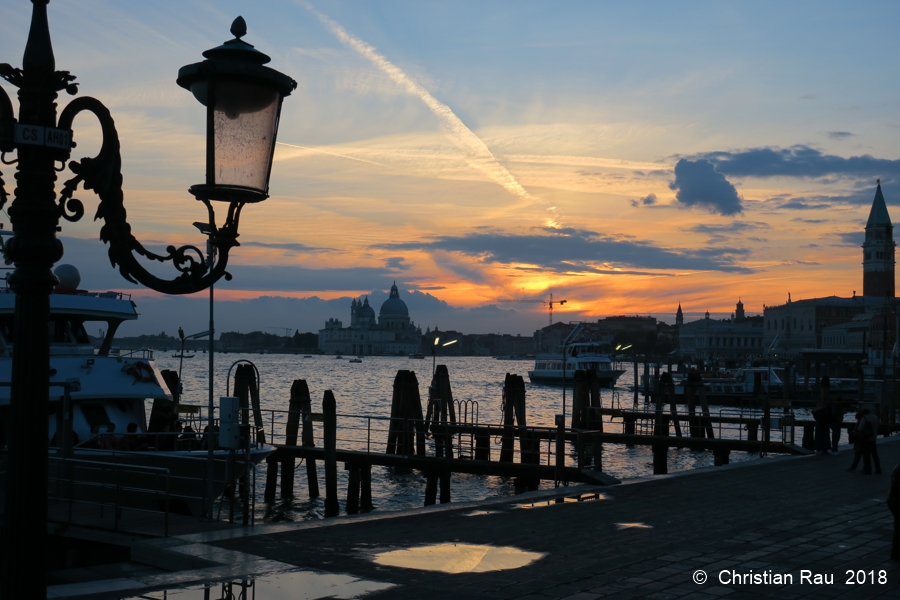 Spectacle du coucher de soleil sur la Salute...