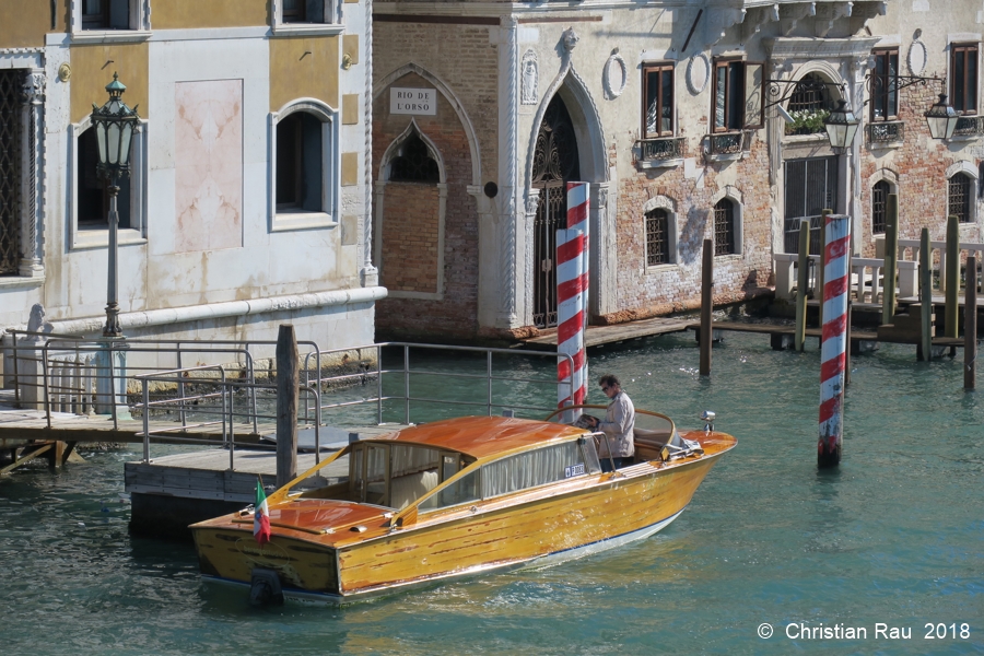 Grand Canal : dvent le palais Cavalli Franchetti  (San Marco)