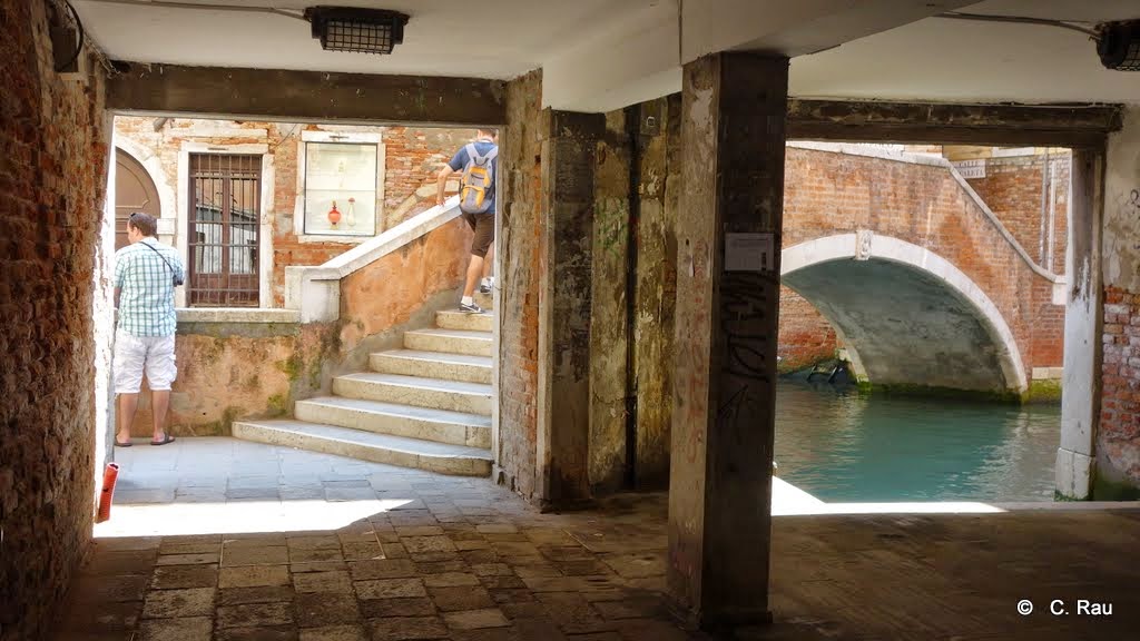 Passage entre San lio et le Rialto