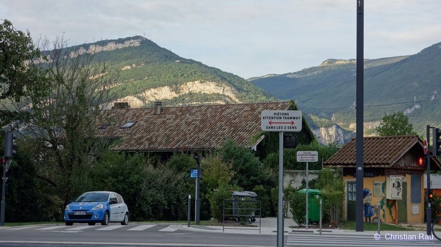 Ancienne bâtisse rasée en 2018 pour construire un nouvel immeuble résidentiel, près des Charmettes.